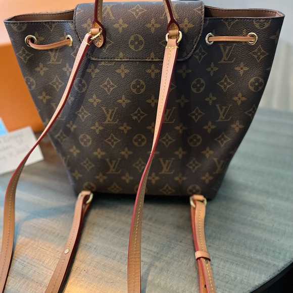 Louis Vuitton Monogram Montsouris PM. - Picture 7 of 16